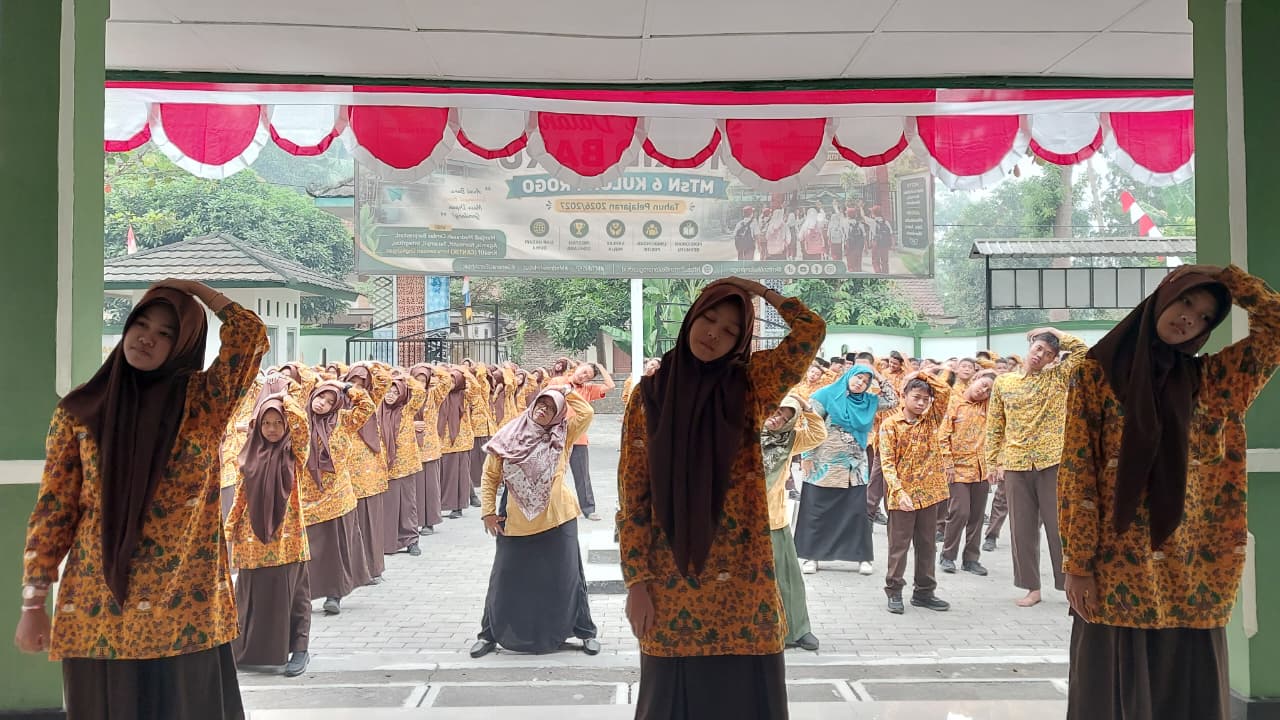 Bangkitkan Generasi Sehat, MTsN 6 Kulon Progo Semarakkan Senam Anak Indonesia Hebat